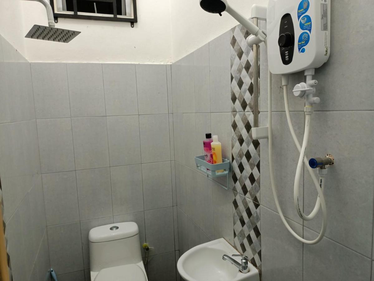 Ummi'S Homestay Kuala Besut Kampong Baru المظهر الخارجي الصورة